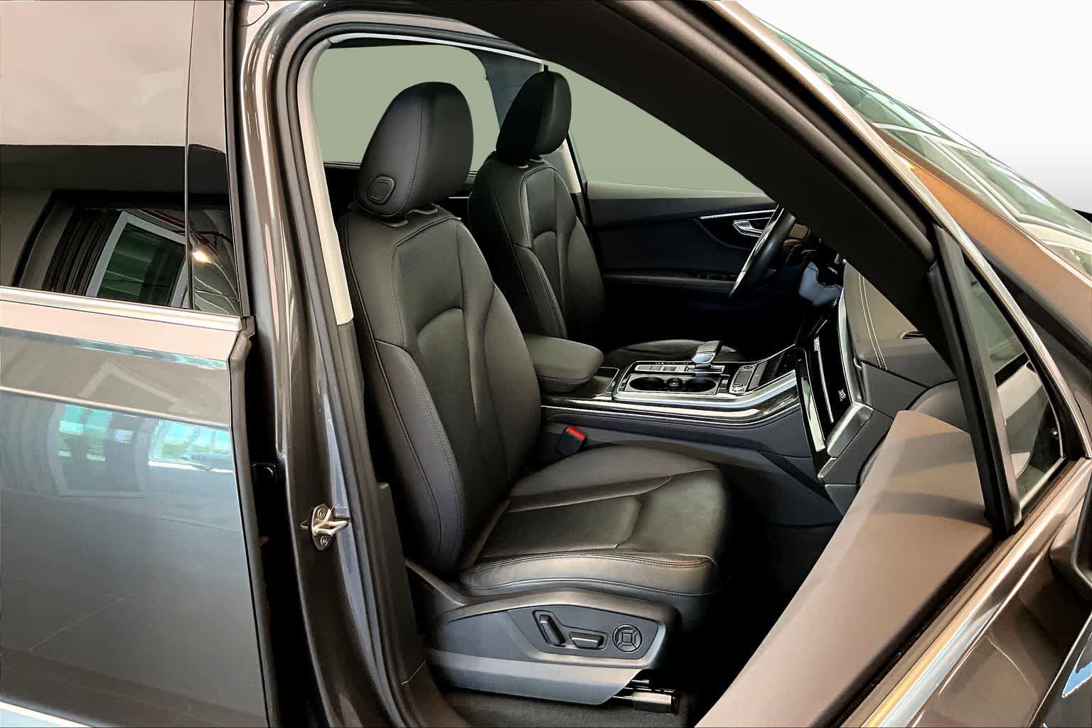Used 2023 Audi Q7 3.0T Premium Plus w/ Premium Plus Package AWD/4WD image 9