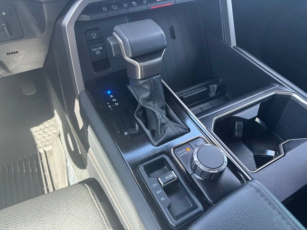 Used 2025 Toyota Tundra Limited AWD/4WD image 12