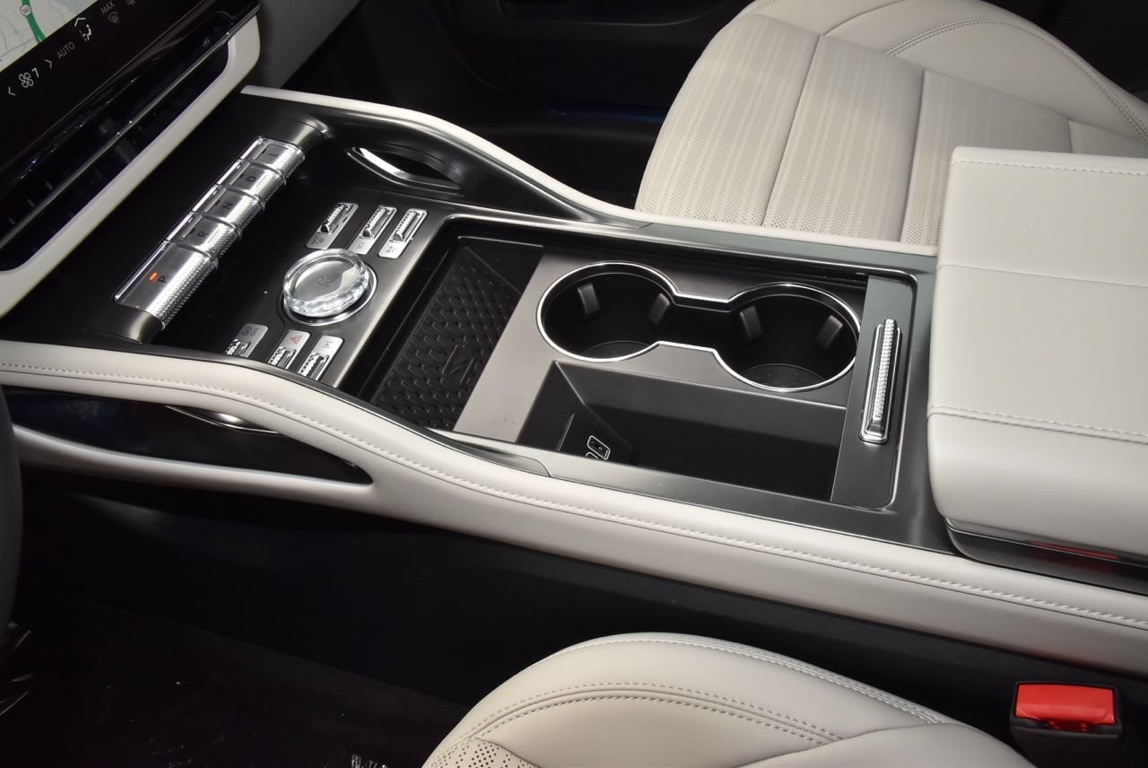 New 2026 Lincoln Nautilus Reserve AWD/4WD image 39