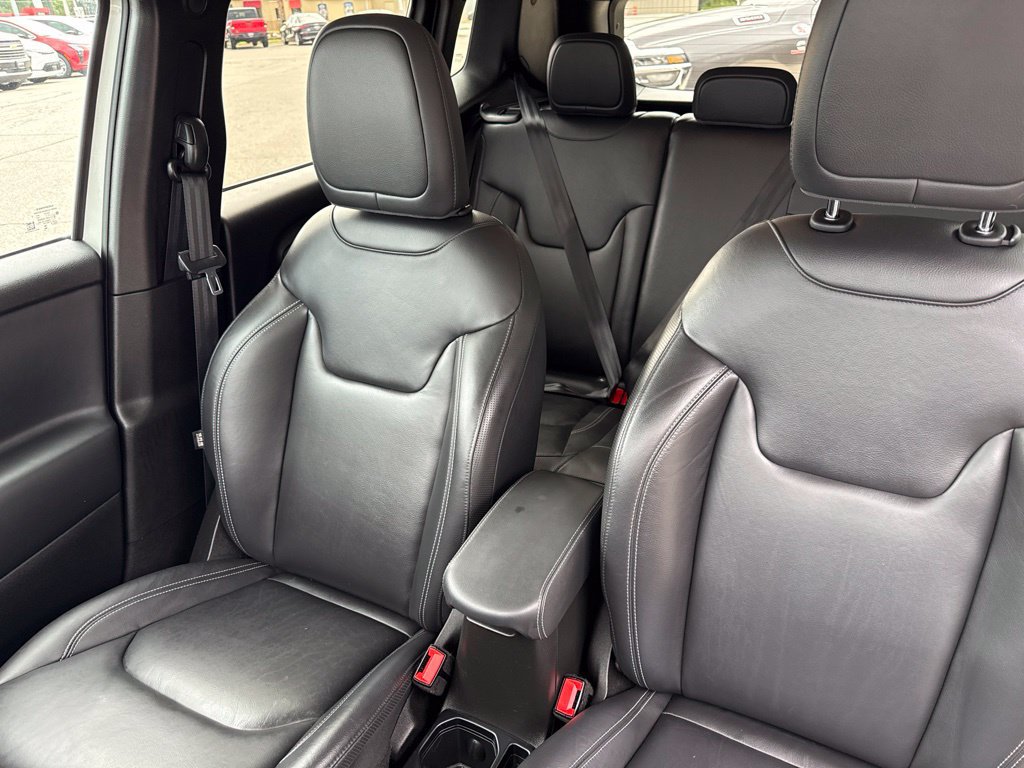 Used 2023 Jeep Renegade Limited AWD/4WD image 39