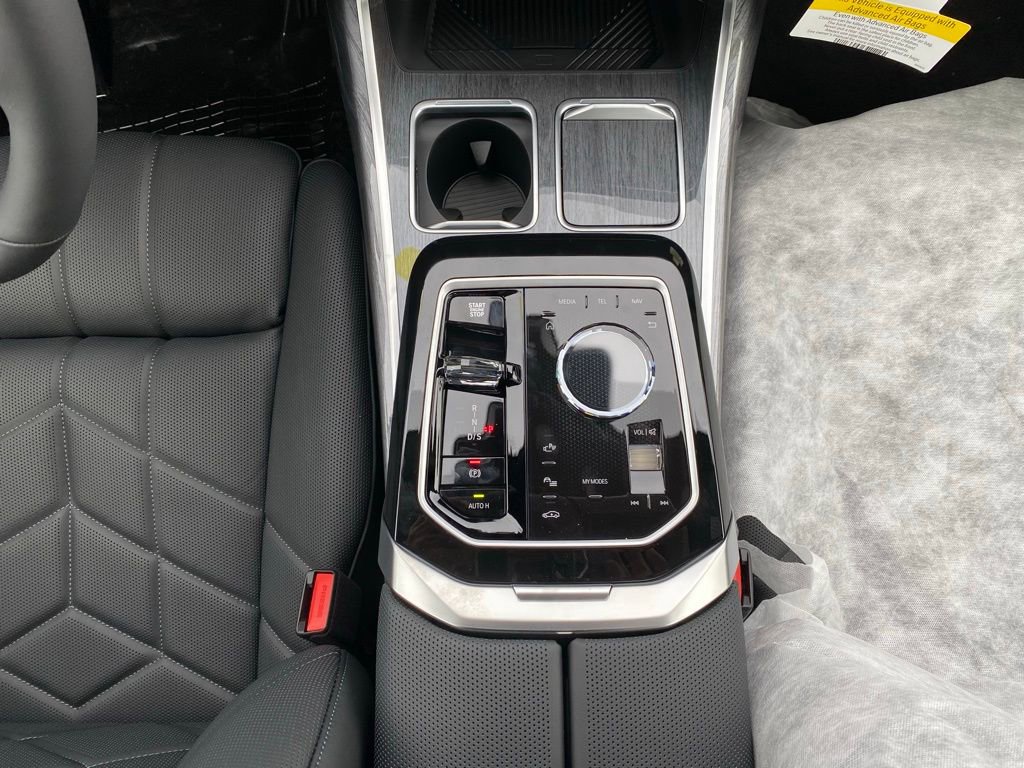 New 2026 BMW 750e xDrive w/ Executive Package image 13