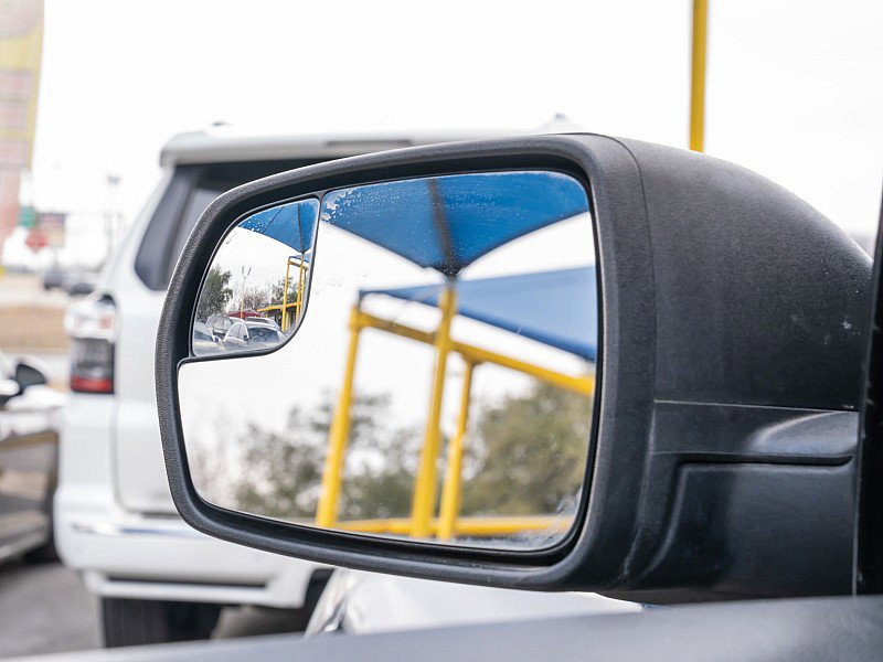 Used 2018 Ford Edge SE w/ Cargo Accessory Package image 31