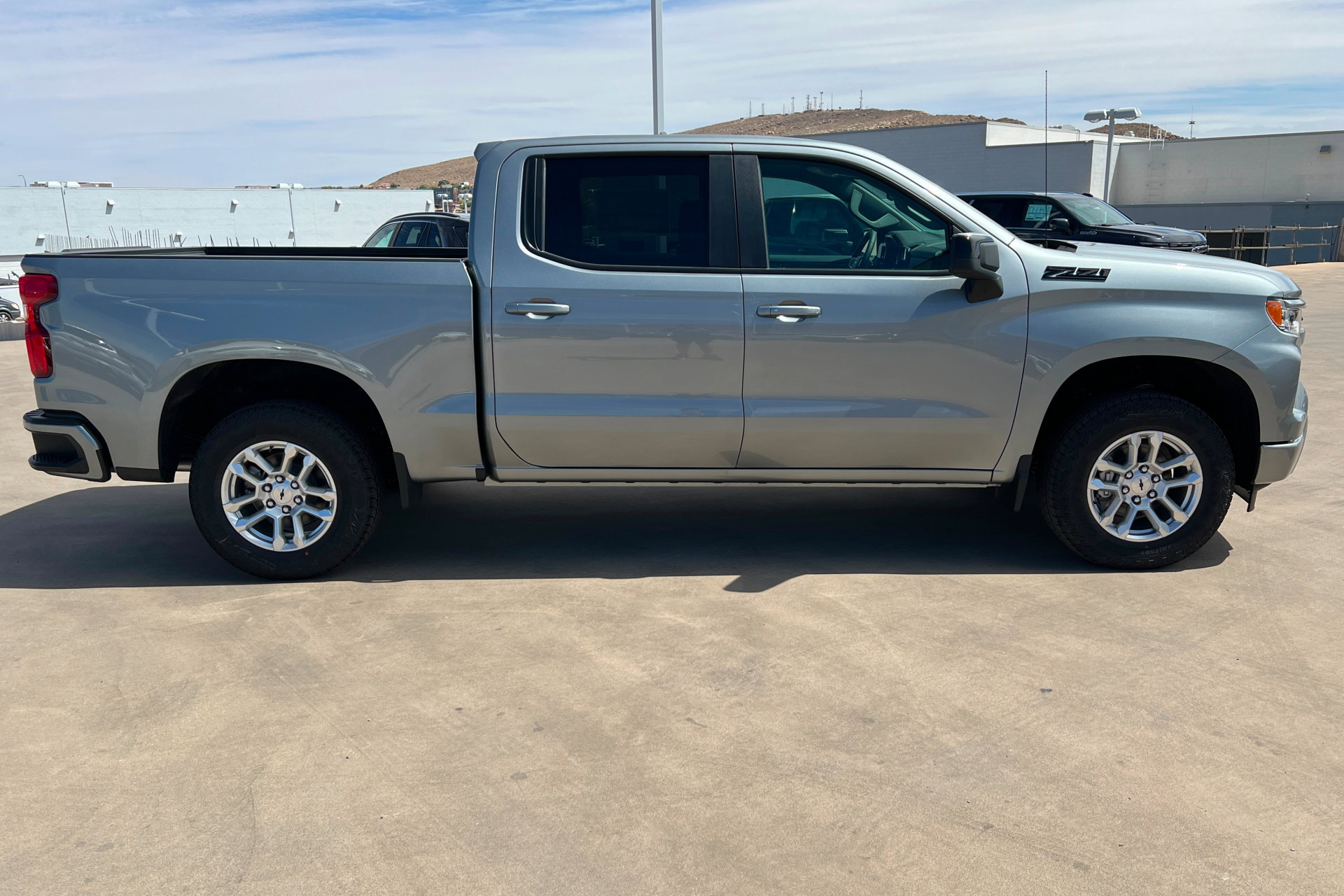 New 2026 Chevrolet Silverado 1500 RST w/ Z71 Off-Road Package AWD/4WD image 7