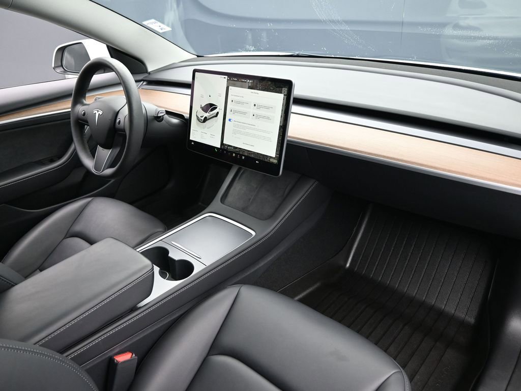 Used 2023 Tesla Model 3 Standard Range image 34
