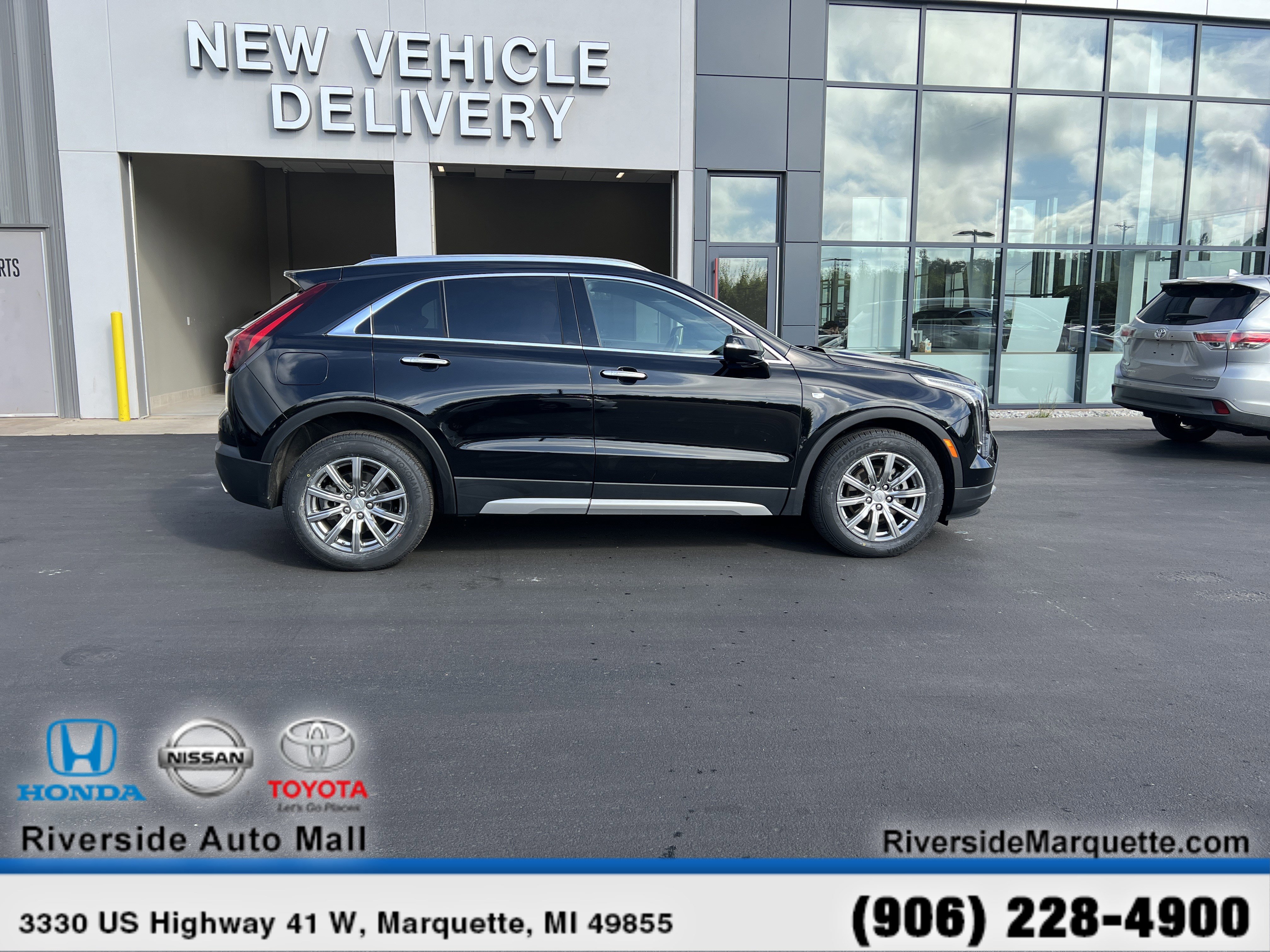 Used 2021 Cadillac XT4 Premium Luxury image 10