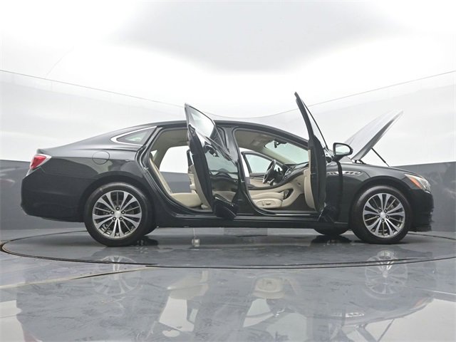 Used 2017 Buick LaCrosse Preferred image 32