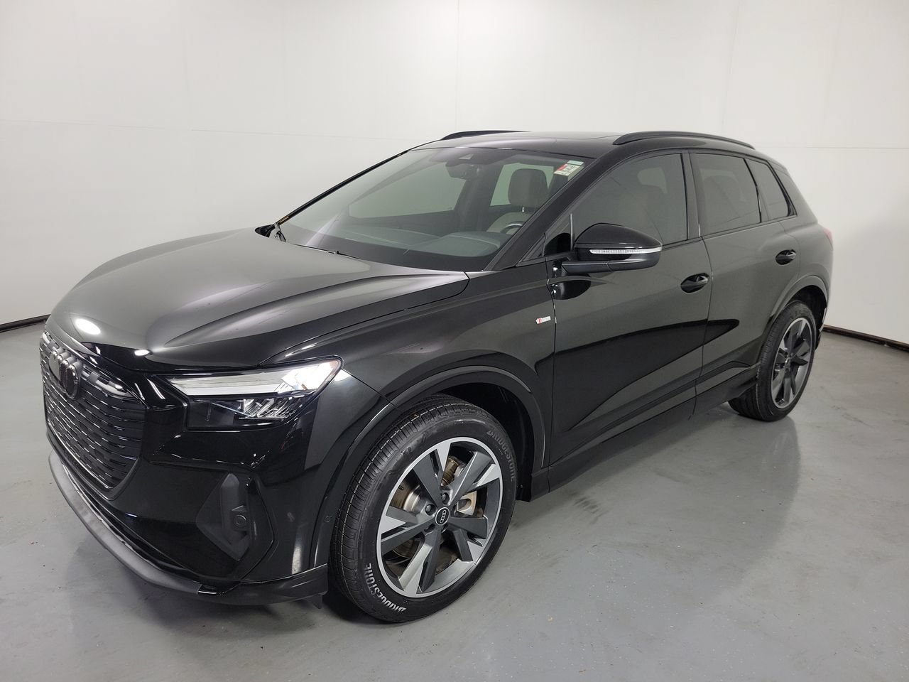 Used 2023 Audi Q4 e-tron Premium Plus w/ Premium Plus AWD/4WD image 4