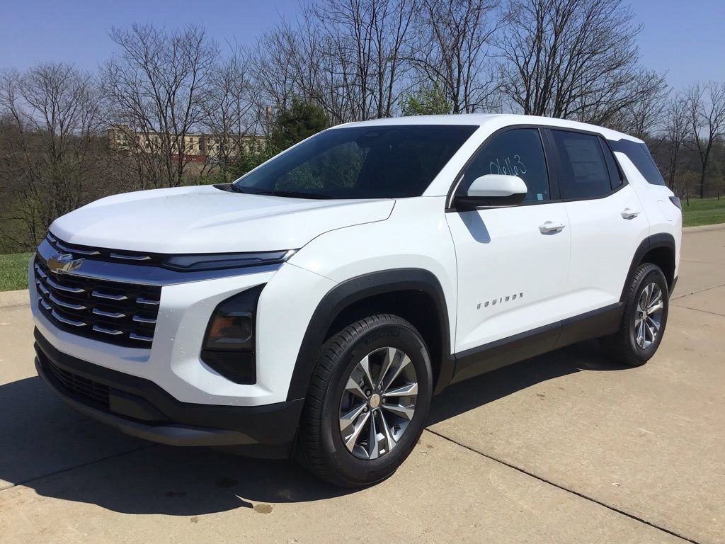New 2026 Chevrolet Equinox LT w/ Convenience Package II image 3