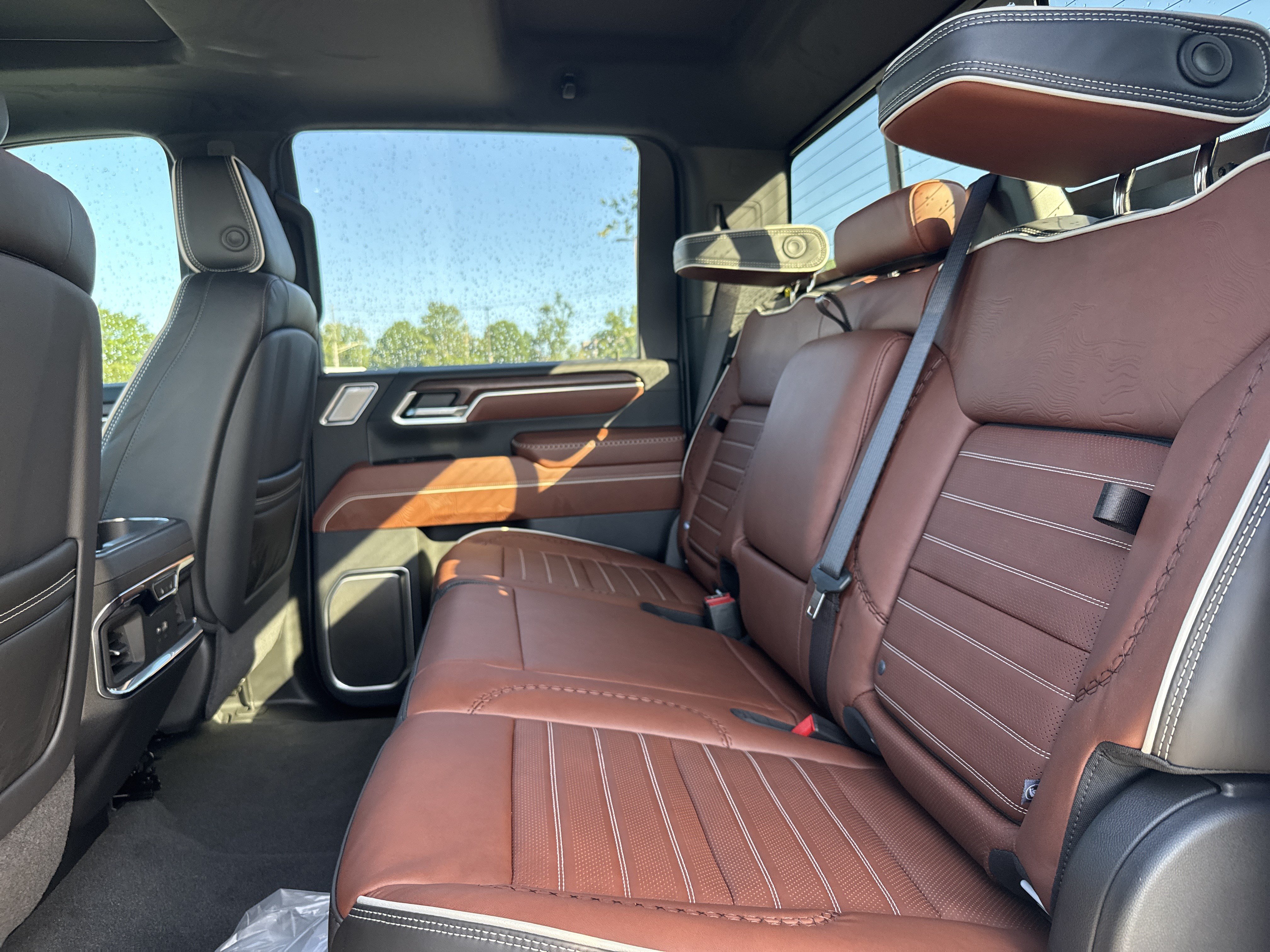 New 2026 GMC Sierra 2500 Denali Ultimate w/ LPO, Black Badging Package AWD/4WD image 31