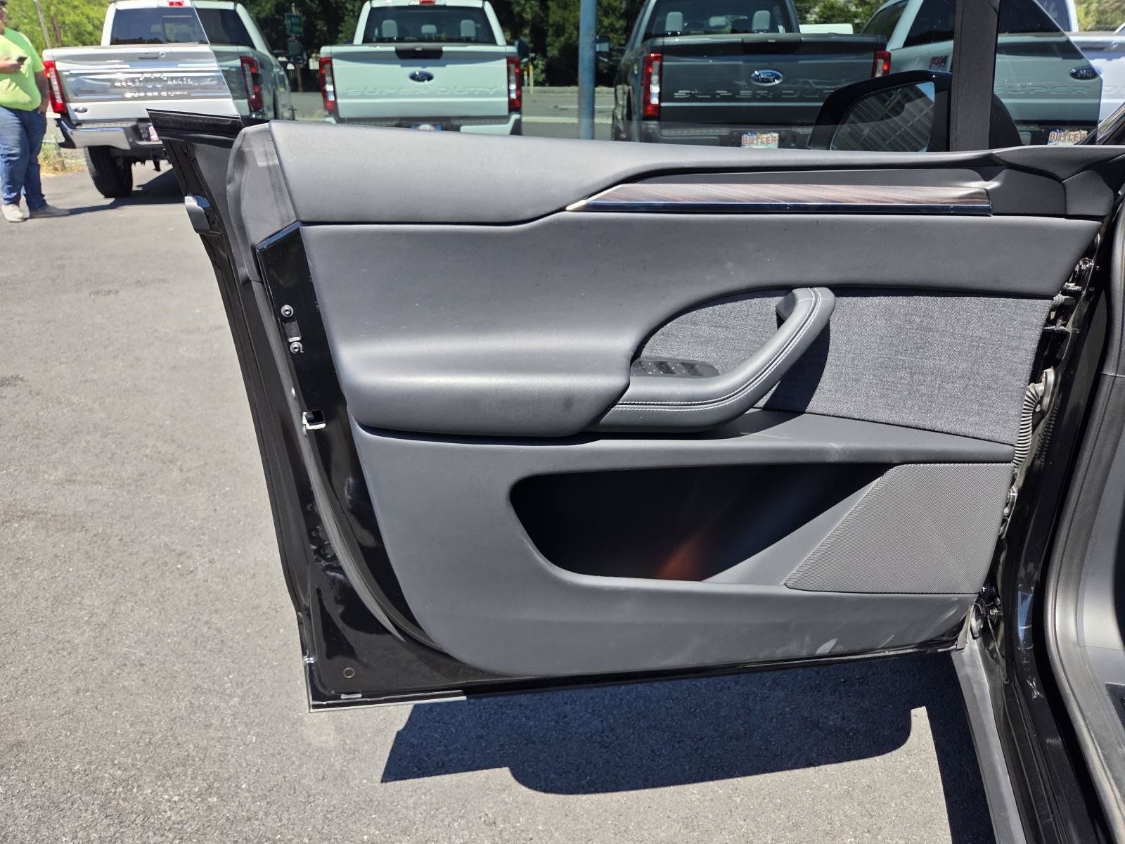 Used 2025 Tesla Model X AWD/4WD image 12