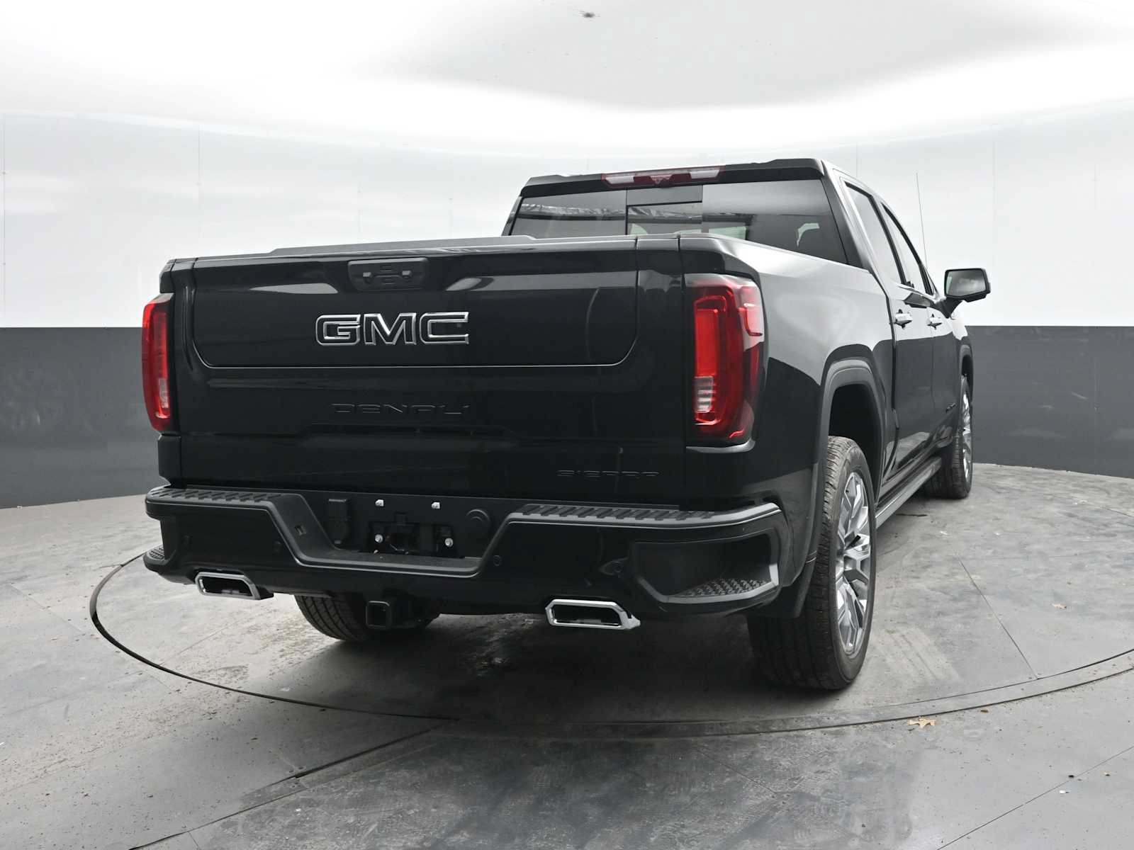 New 2026 GMC Sierra 1500 Denali w/ Denali Reserve Package AWD/4WD image 10