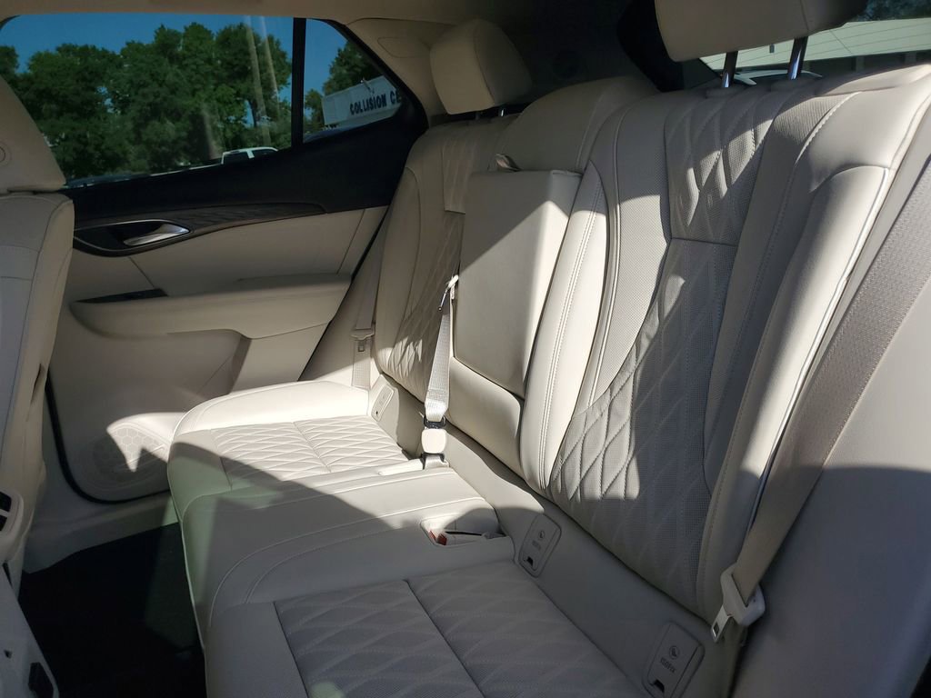 Used 2023 Buick Envision Avenir AWD/4WD image 11