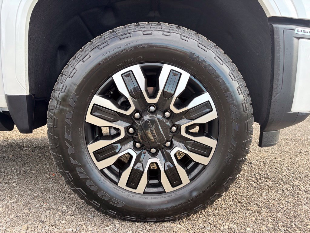 Used 2024 GMC Sierra 3500 Denali Ultimate AWD/4WD image 27