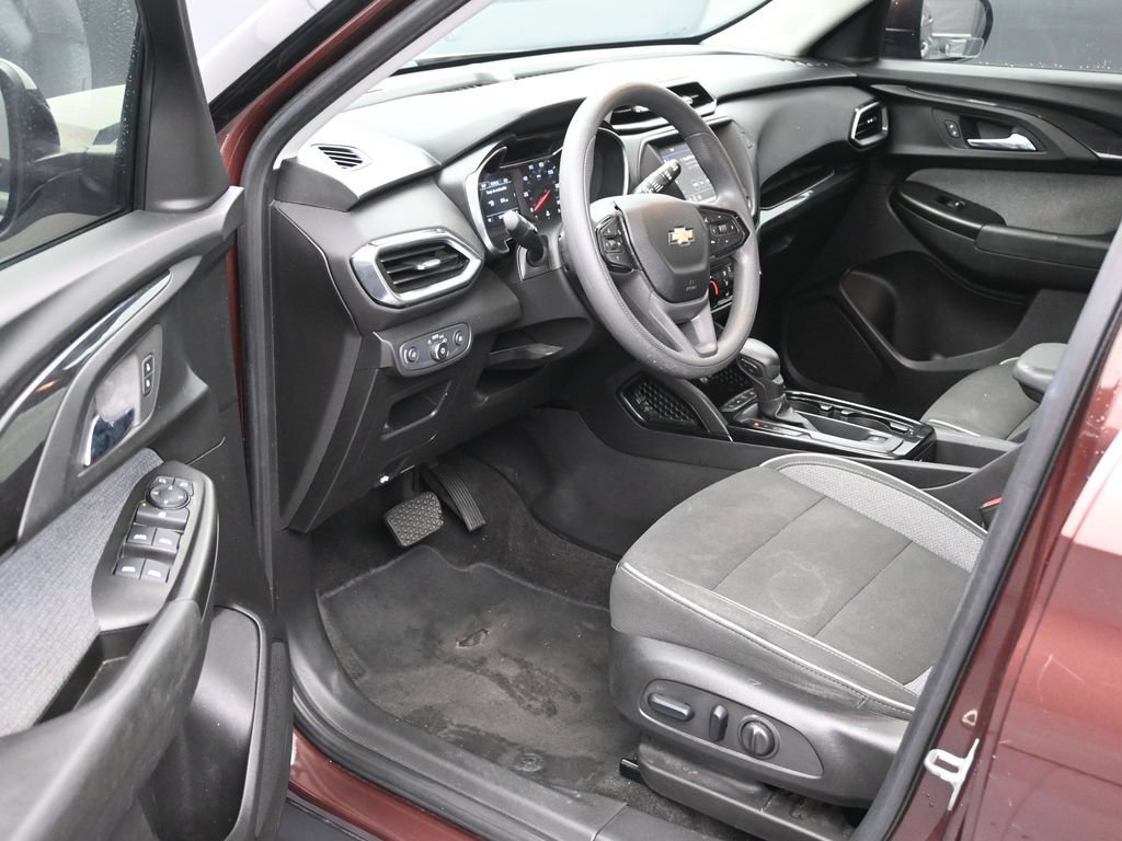 Used 2022 Chevrolet TrailBlazer LT FWD image 12