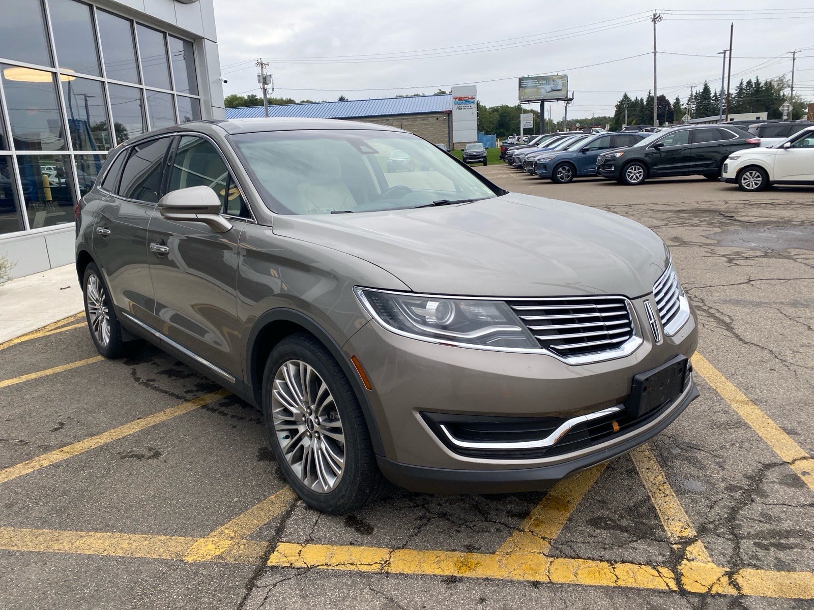 Used 2017 Lincoln MKX Reserve w/ Lincoln MKX Climate Package AWD/4WD image 8