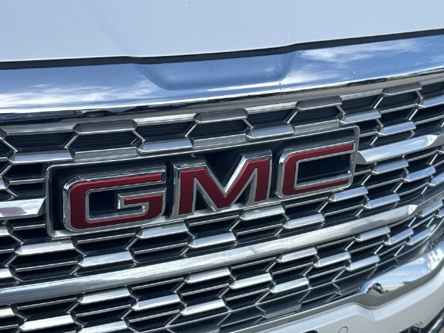 Certified 2022 GMC Terrain Denali w/ LPO, Floor Liner Package AWD/4WD image 32