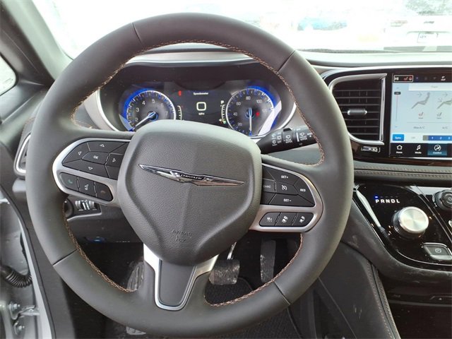 New 2026 Chrysler Pacifica Pinnacle image 18