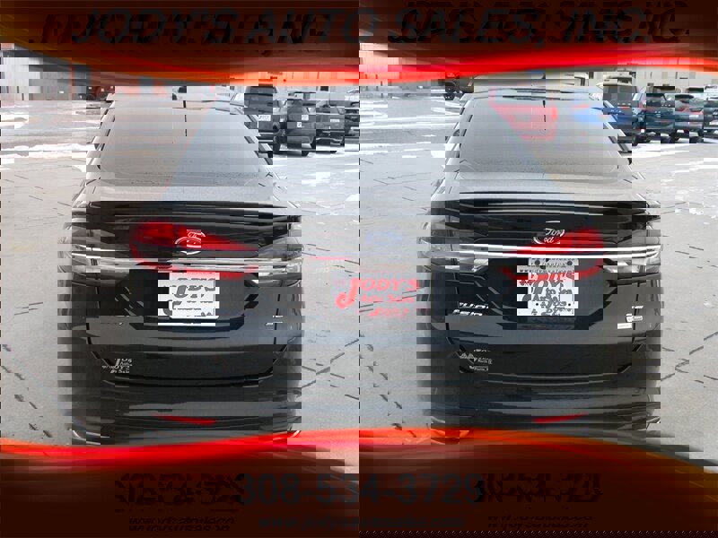 Used 2018 Ford Fusion SE w/ Equipment Group 201A image 30