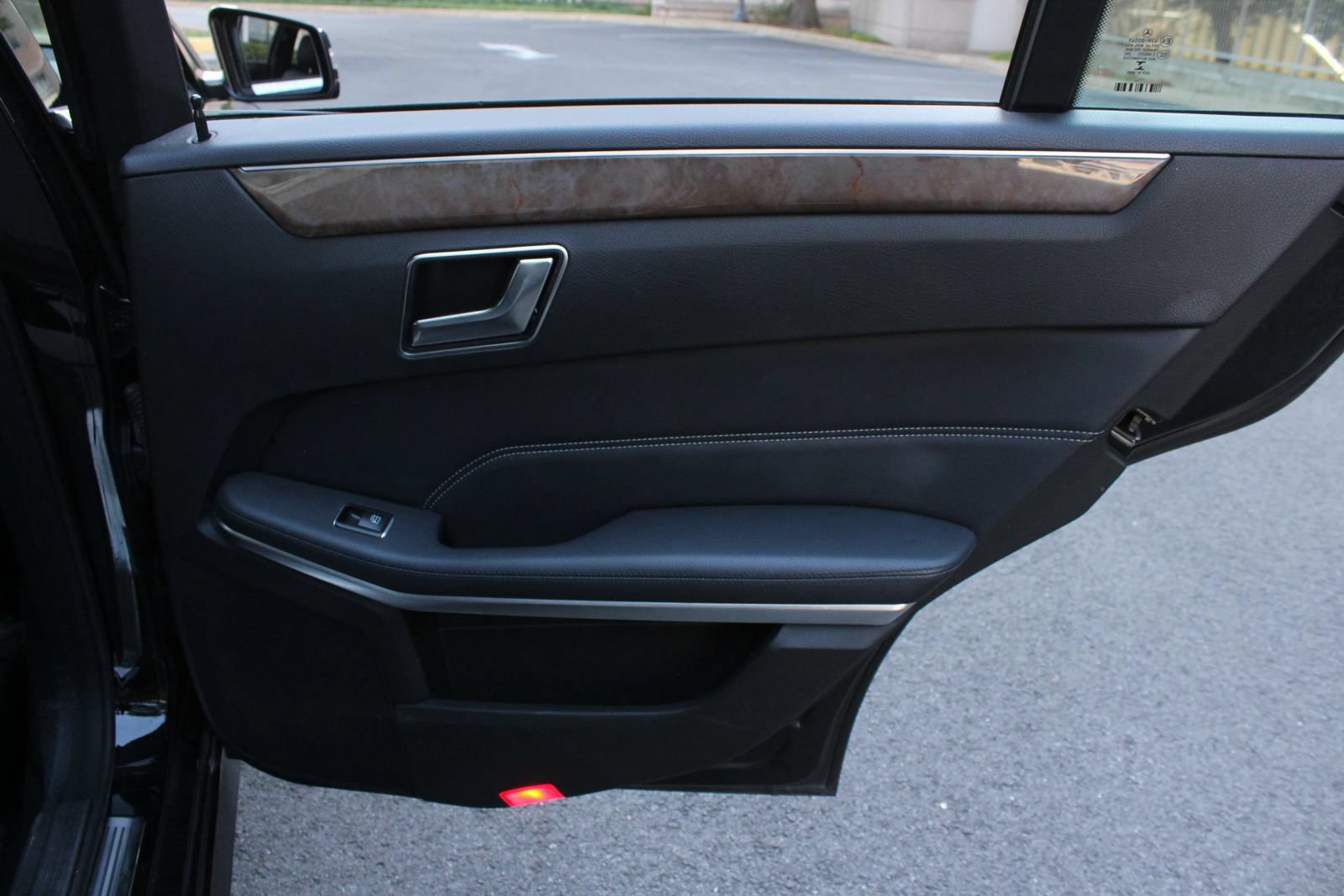 Used 2015 Mercedes-Benz E 350 4MATIC Sedan image 24