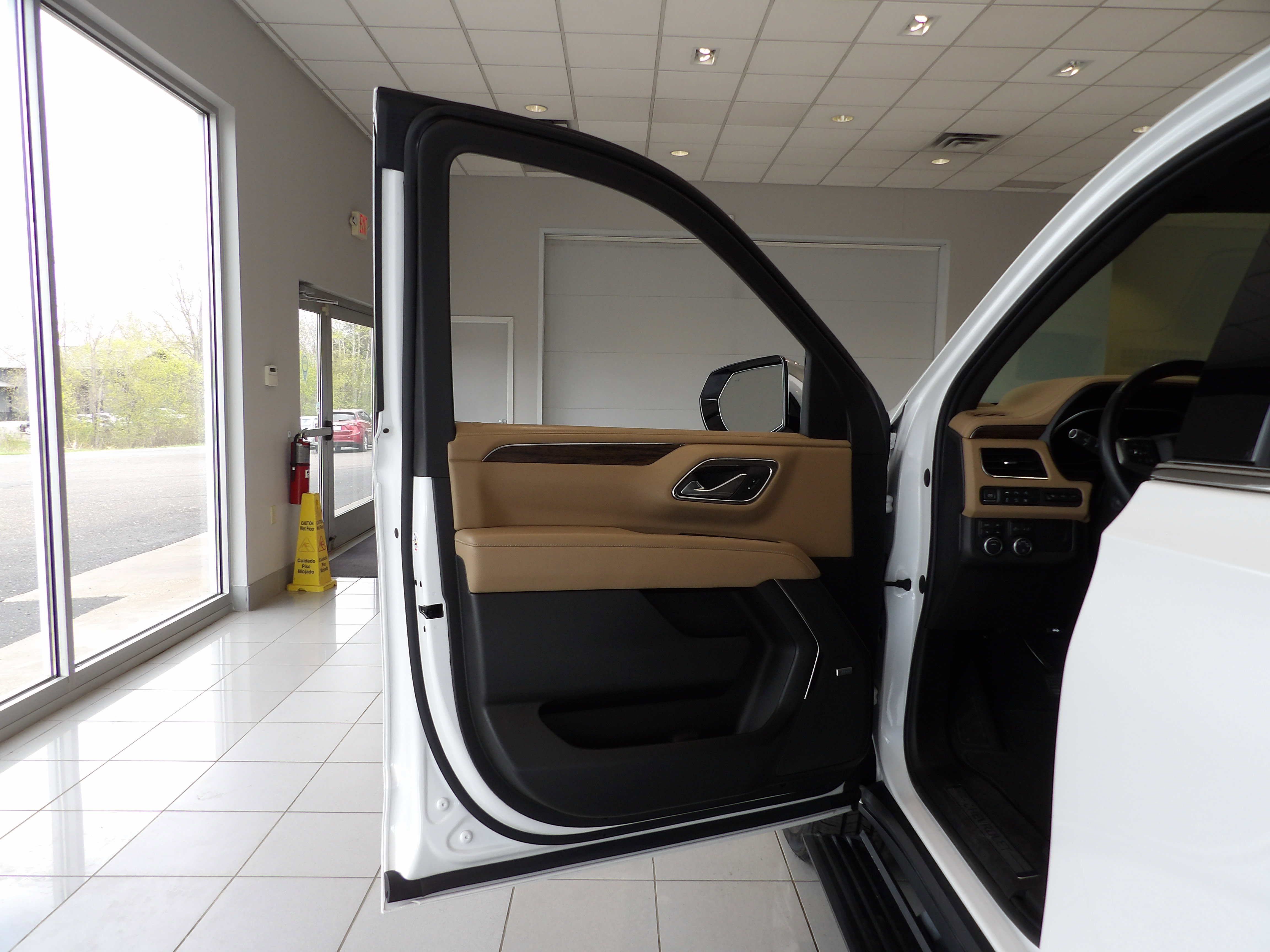 Used 2023 Chevrolet Suburban Premier AWD/4WD image 8