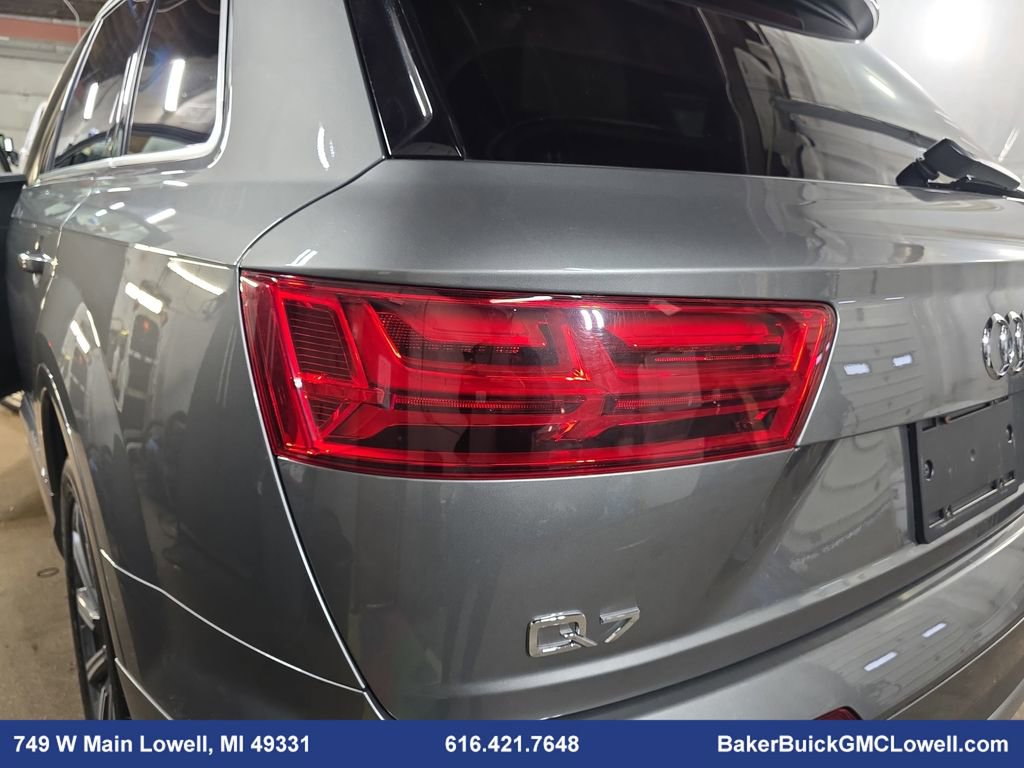 Used 2017 Audi Q7 3.0T Premium Plus w/ Premium Plus Package image 34