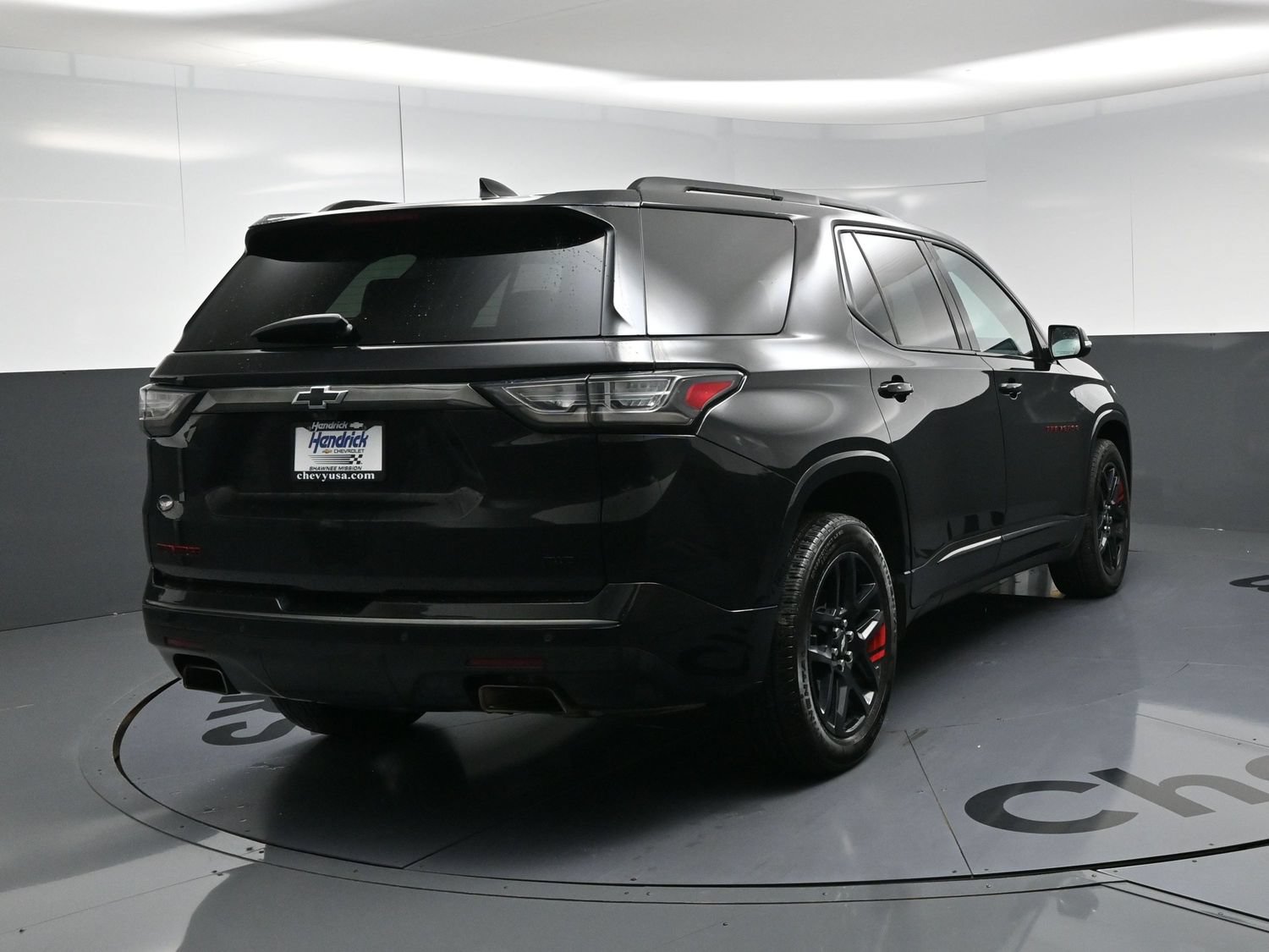 Used 2021 Chevrolet Traverse Premier w/ Redline Edition AWD/4WD image 9