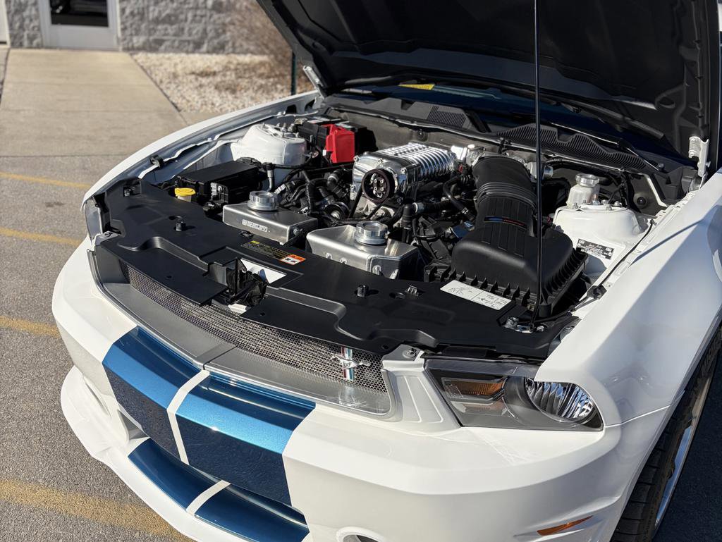 Used 2011 Ford Mustang GT Premium image 9