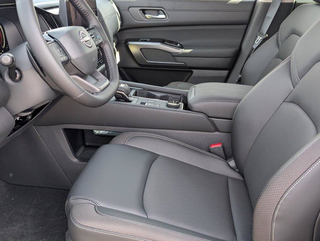 New 2026 Nissan Pathfinder SL AWD/4WD image 11