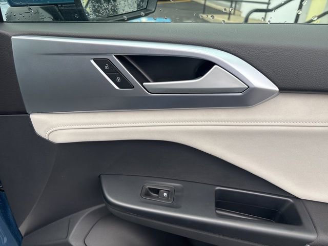 New 2026 Volkswagen Taos SE image 30