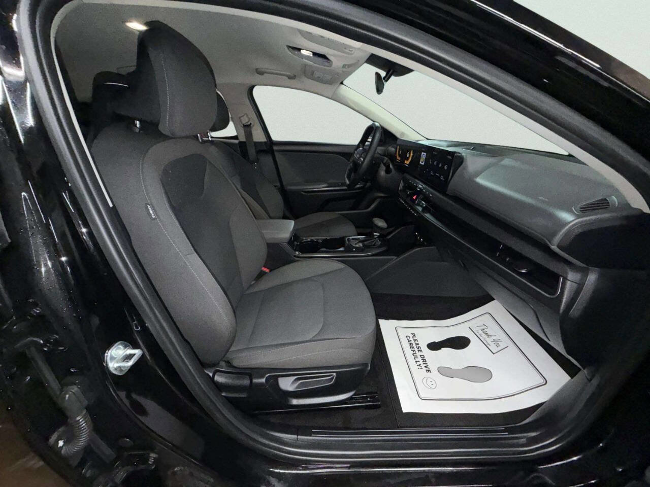 Used 2025 Kia K4 image 24