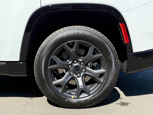 New 2026 Jeep Grand Wagoneer Limited AWD/4WD image 16