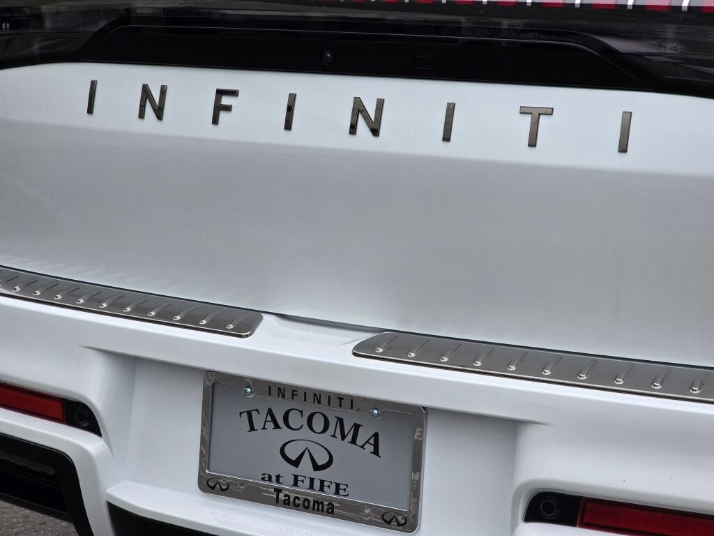 New 2027 INFINITI QX80 Sensory AWD/4WD image 16