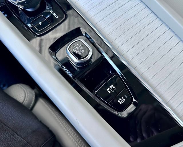 New 2026 Volvo XC60 B5 Ultra w/ Climate Package image 34