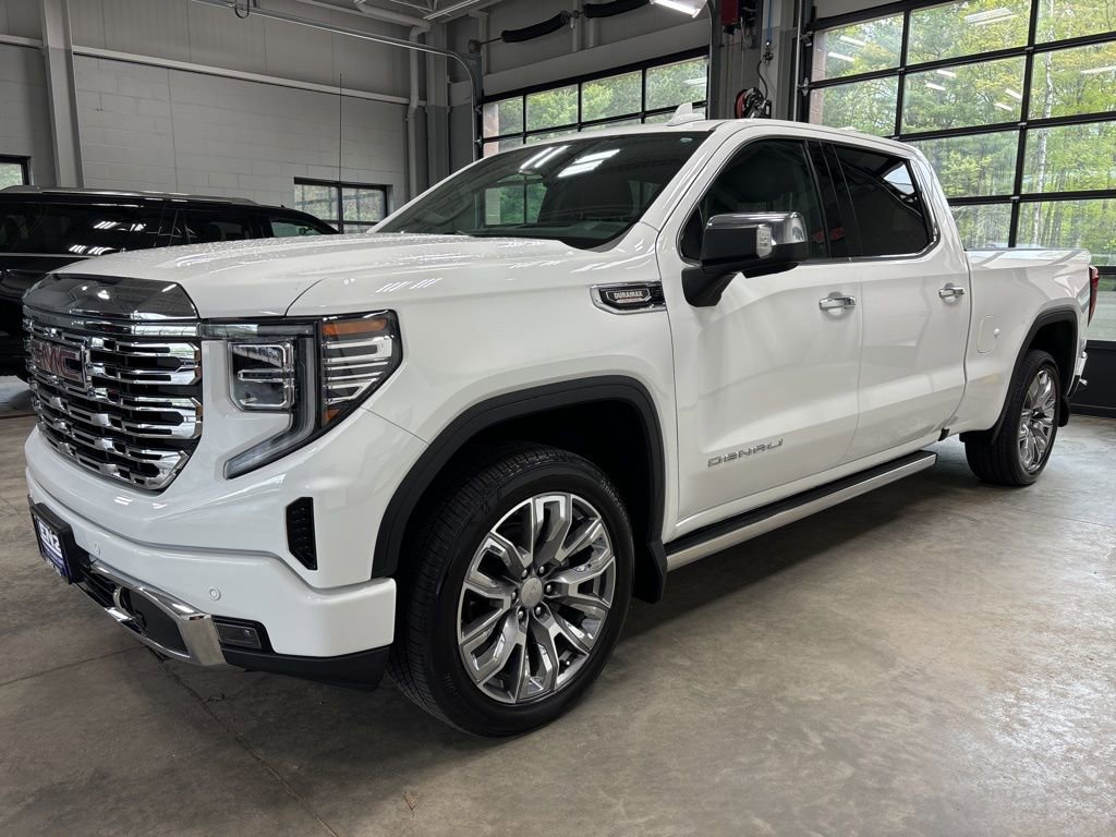 Used 2024 GMC Sierra 1500 Denali w/ Denali Reserve Package image 4