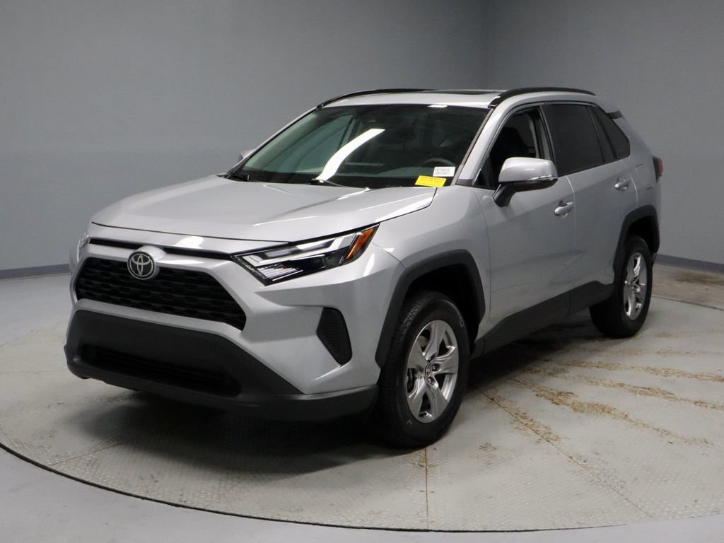 Used 2025 Toyota RAV4 XLE w/ Convenience Package AWD/4WD image 8