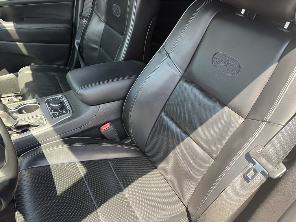 Used 2021 Jeep Grand Cherokee Overland AWD/4WD image 11