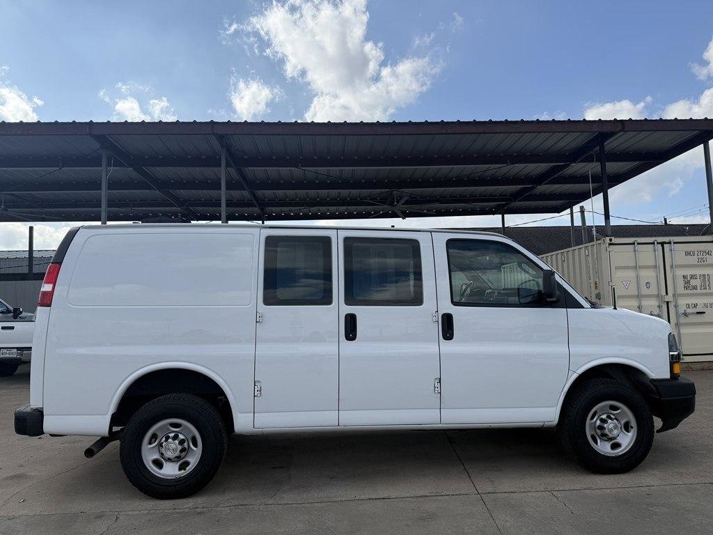 Used 2023 Chevrolet Express 2500 w/ Driver Convenience Package RWD image 4