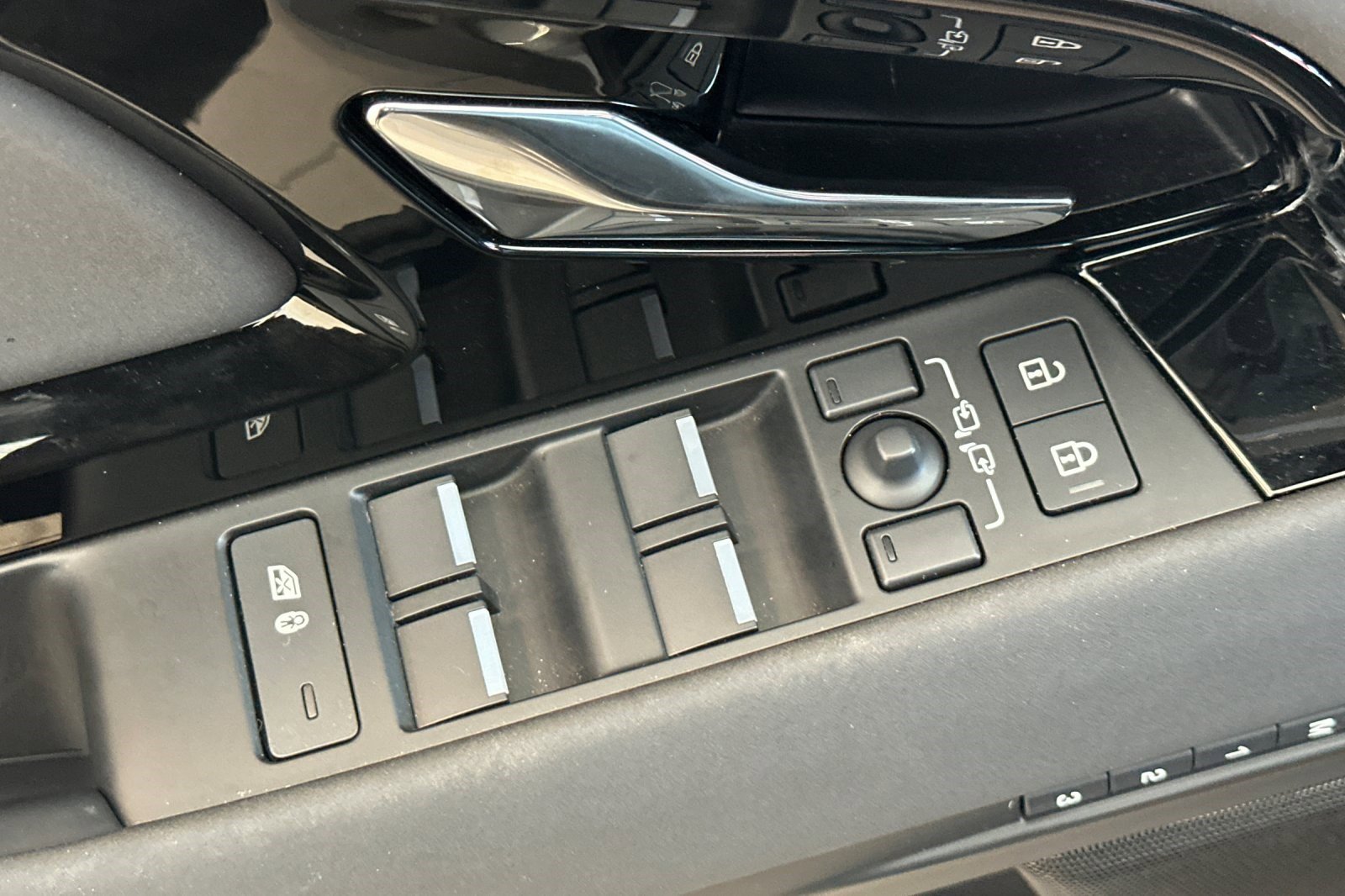 Used 2026 Land Rover Range Rover Evoque S image 15