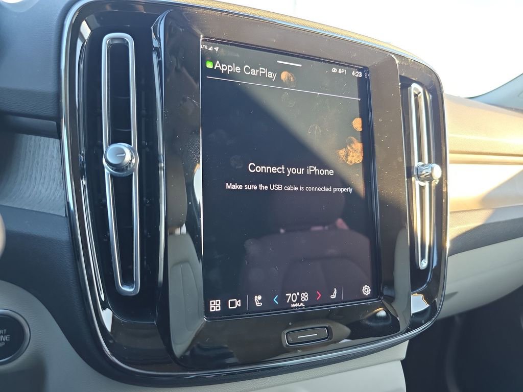 Certified 2023 Volvo XC40 B5 Plus w/ Driver Assist Package image 26