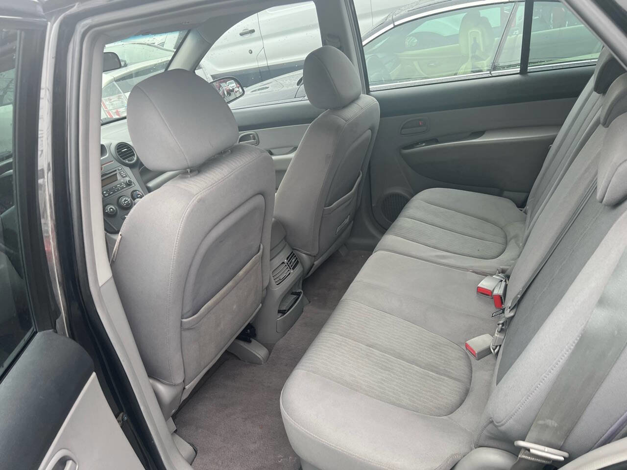 Used 2007 Kia Rondo LX image 12