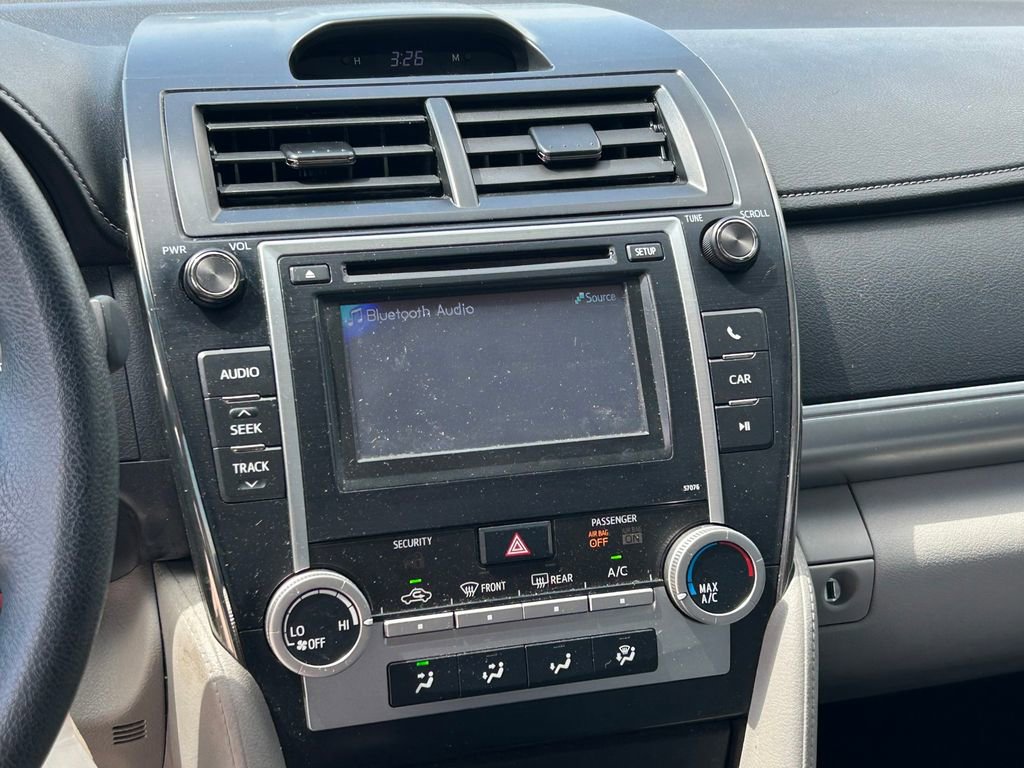 Used 2013 Toyota Camry LE FWD image 19