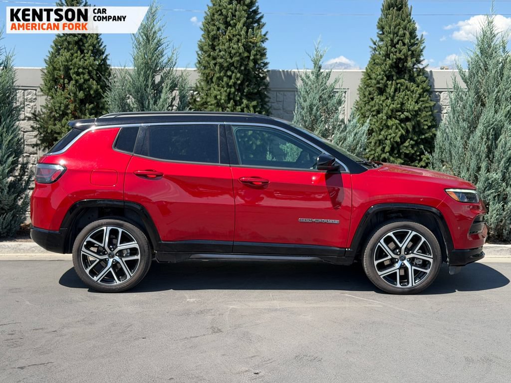 Used 2025 Jeep Compass Limited w/ Elite Group AWD/4WD image 9