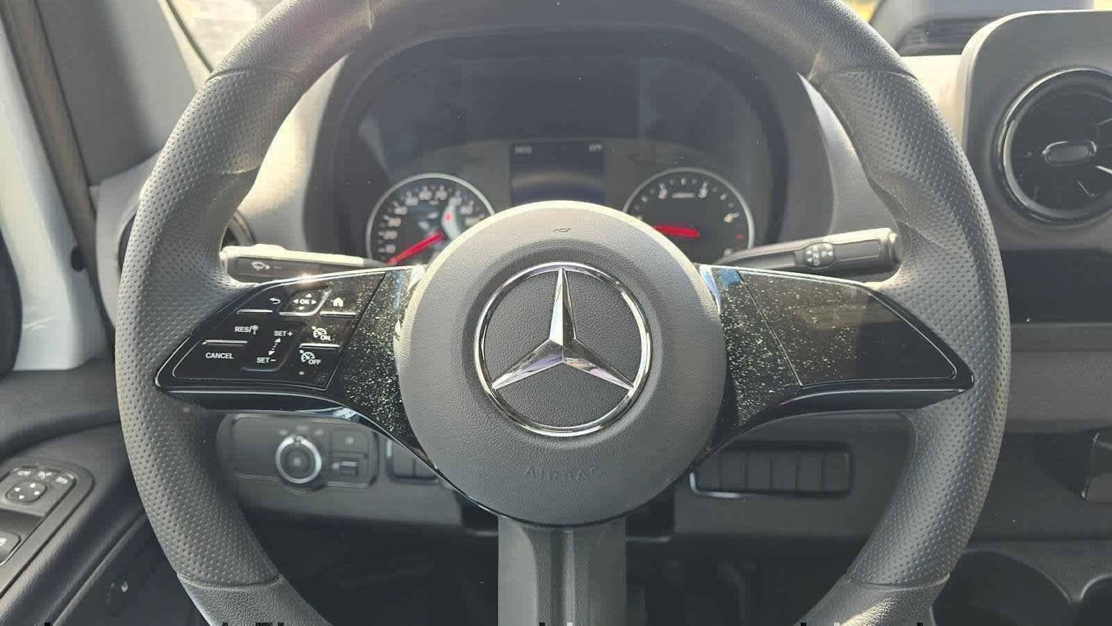 Used 2025 Mercedes-Benz Sprinter 2500 image 30
