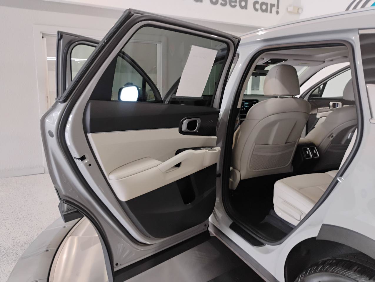 Used 2025 Kia Sorento S w/ Panoramic Sunroof Package FWD image 49