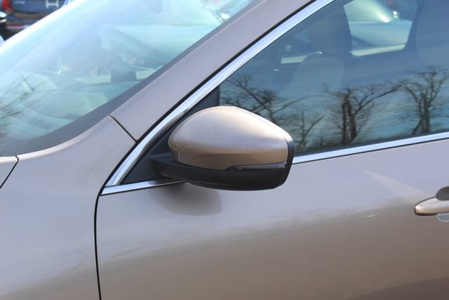 Used 2020 Ford Escape Titanium image 11