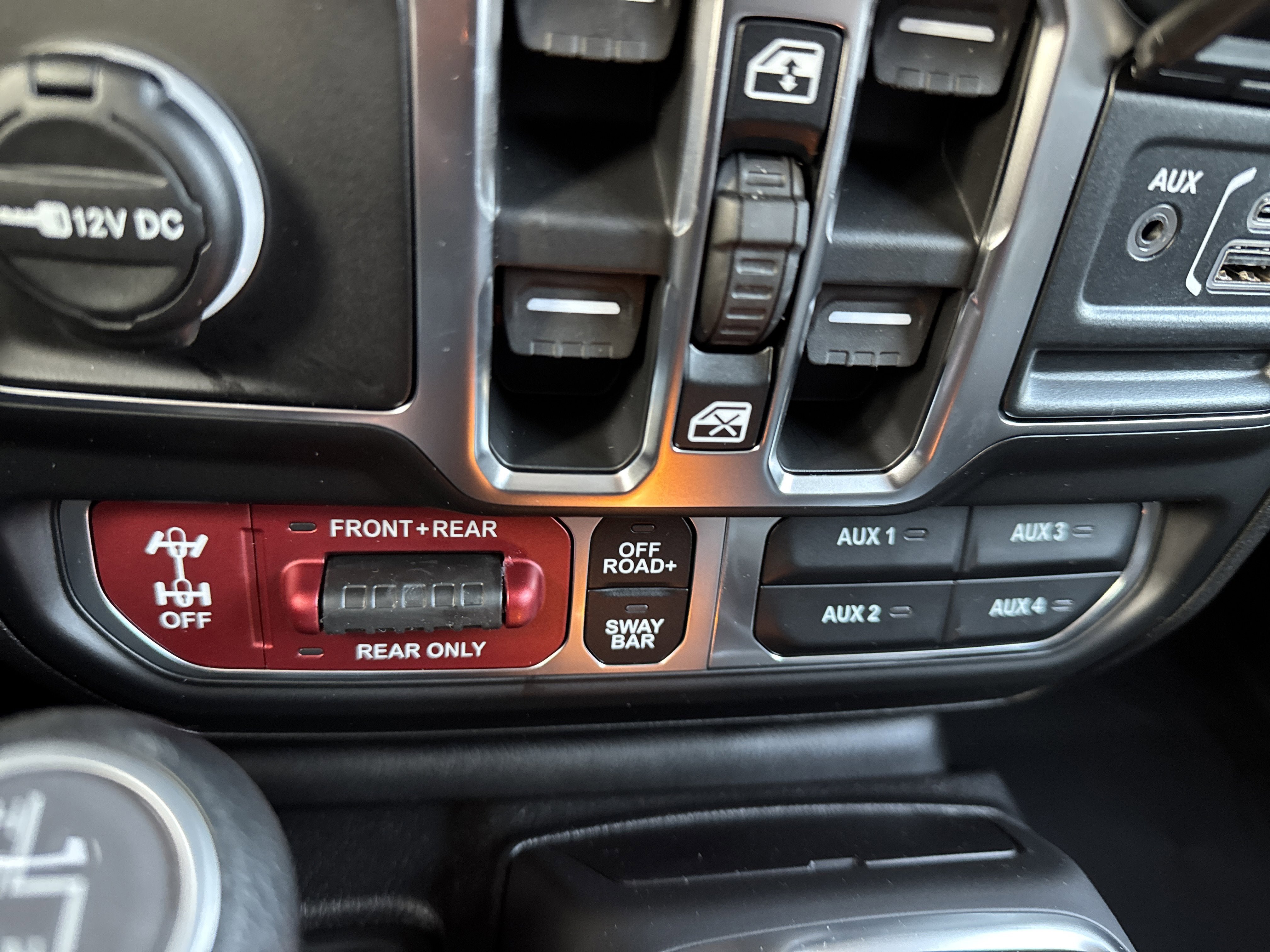 New 2026 Jeep Wrangler Unlimited Rubicon w/ Dual Top Group image 19