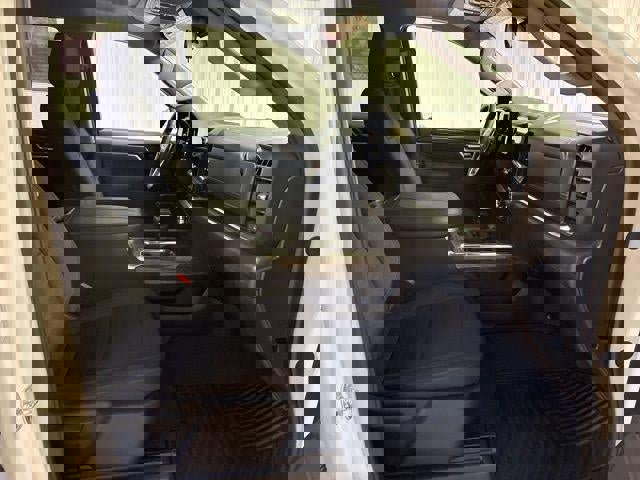 Used 2025 GMC Sierra 1500 Elevation image 24