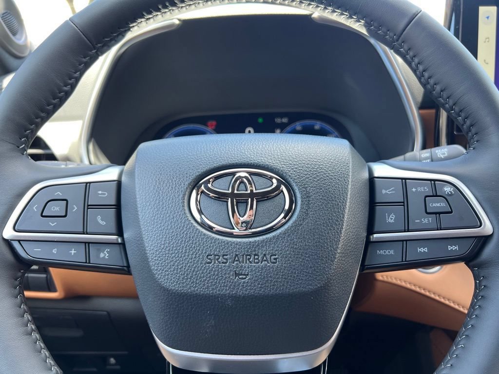 New 2026 Toyota Highlander Platinum AWD/4WD image 28