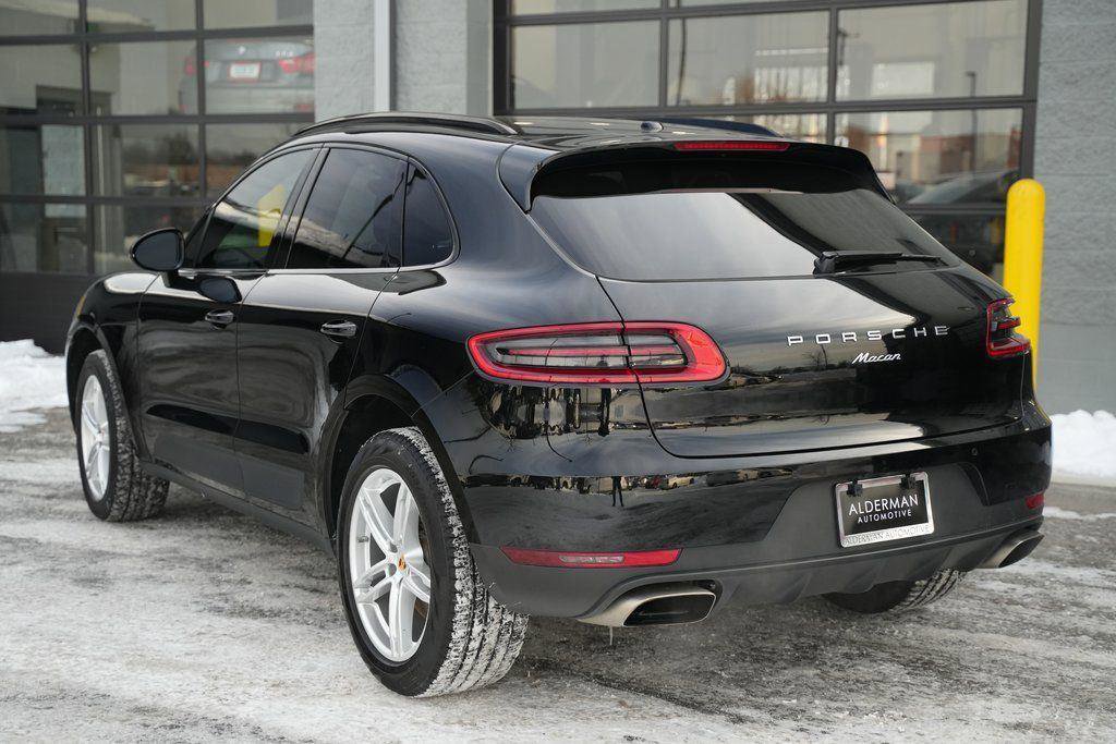 Used 2017 Porsche Macan w/ Driver Memory Package image 22