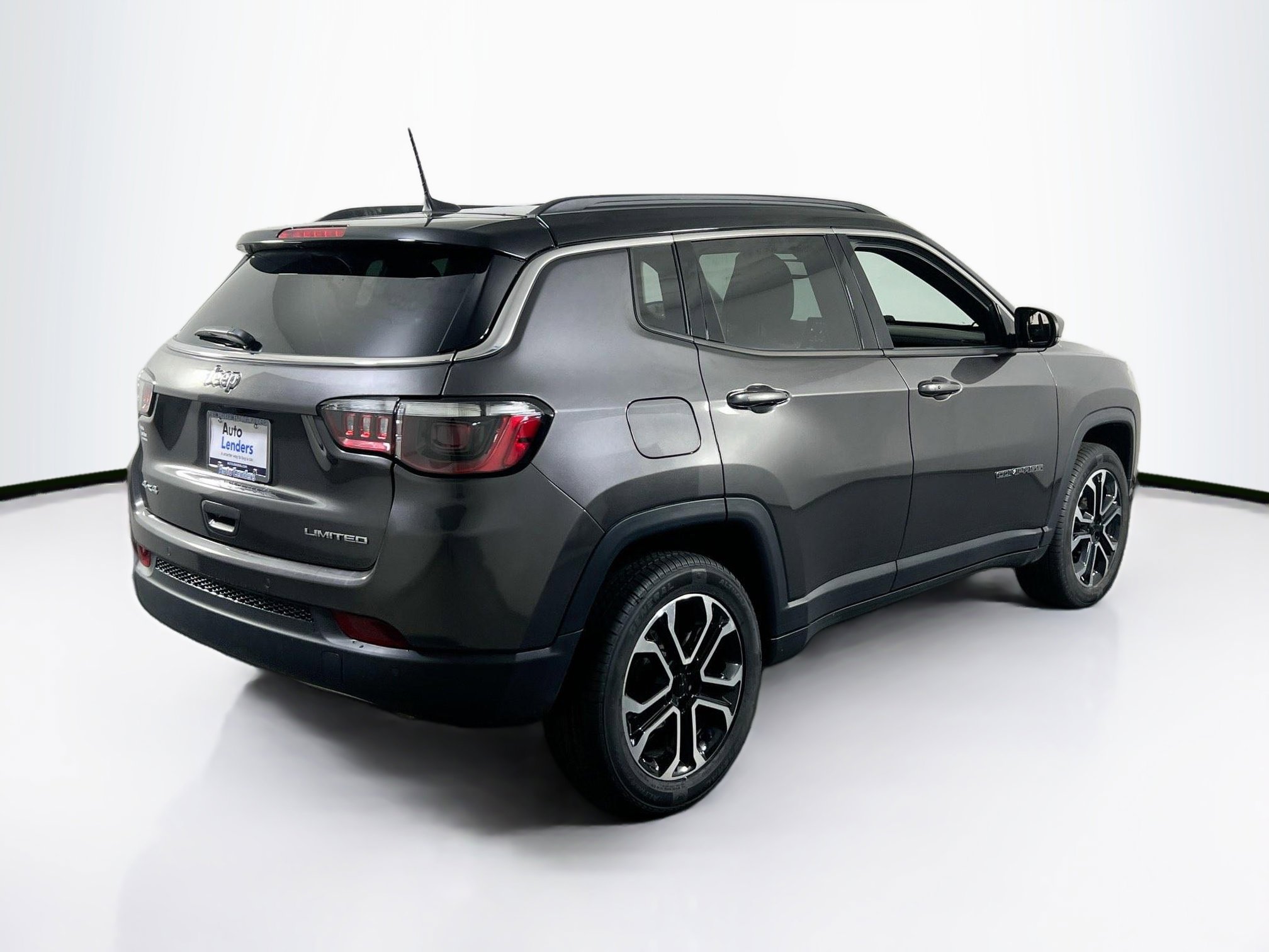 Used 2024 Jeep Compass Limited image 5